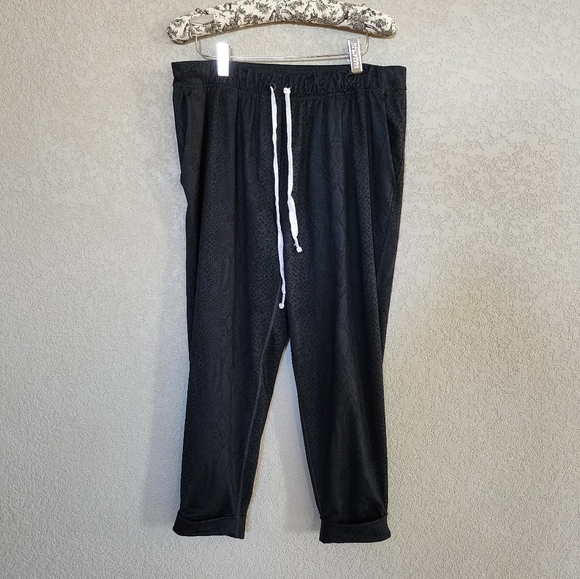 Lululemon lounge Pants snake print - Picture 1 of 6